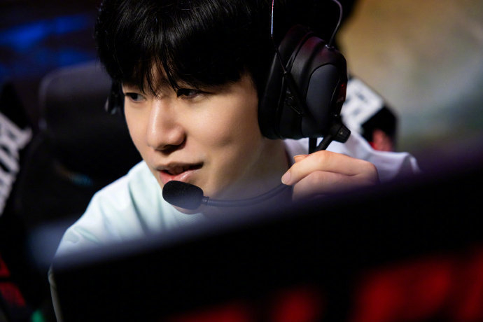 尽管比分悬 尽管比分悬