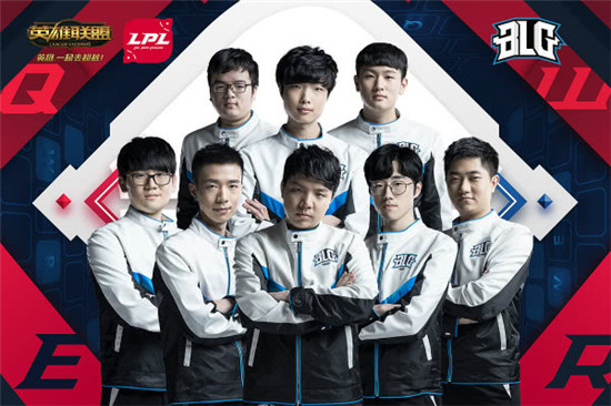 在足球比赛 在足球比赛