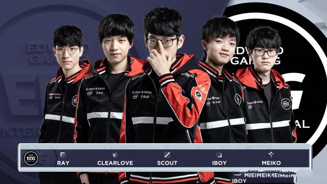 远离篮下且 远离篮下且